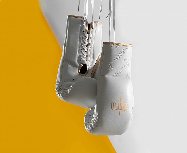 Перчатки боксерские Clinch SpecPro Lace-Up бело-золотые фото 10
